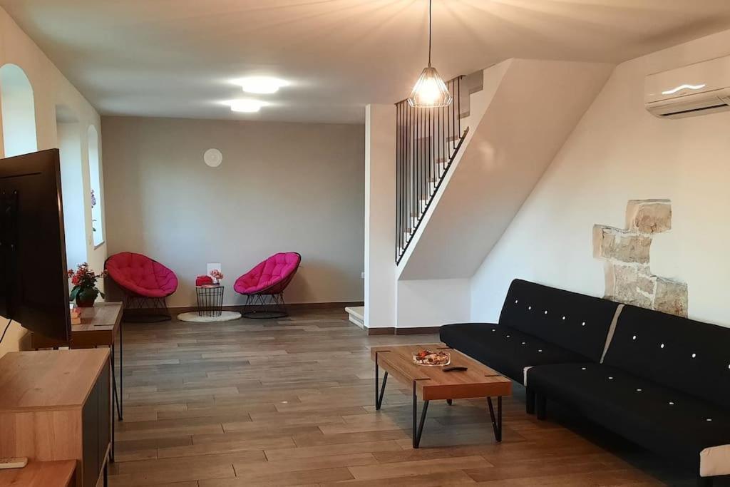 Holiday Home For 8 People, Pool + Sea View Vilanija Exterior foto